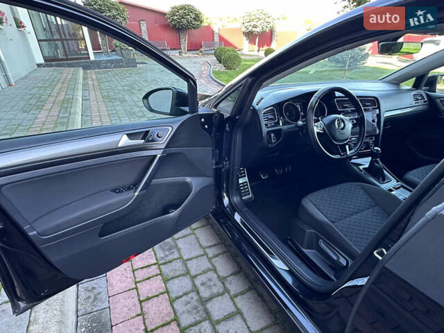 Черный Фольксваген Гольф, объемом двигателя 1.6 л и пробегом 238 тыс. км за 13700 $, фото 13 на Automoto.ua