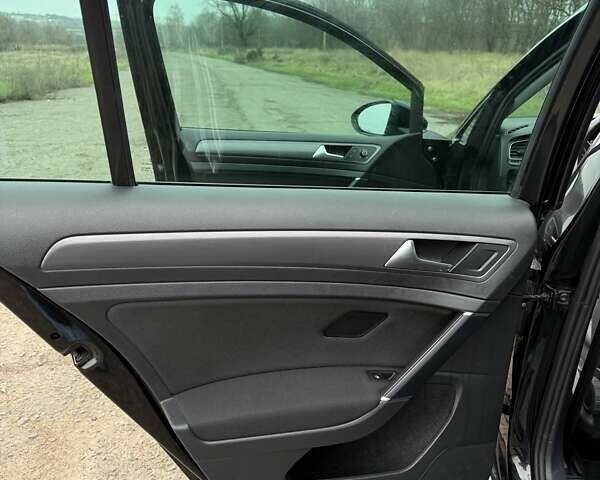 Черный Фольксваген Гольф, объемом двигателя 1.97 л и пробегом 270 тыс. км за 14300 $, фото 14 на Automoto.ua