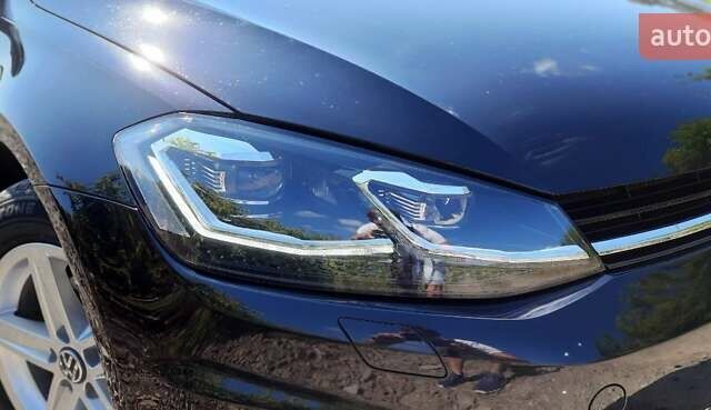 Черный Фольксваген Гольф, объемом двигателя 1.6 л и пробегом 105 тыс. км за 15999 $, фото 7 на Automoto.ua