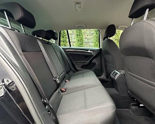 Черный Фольксваген Гольф, объемом двигателя 2 л и пробегом 230 тыс. км за 14999 $, фото 101 на Automoto.ua