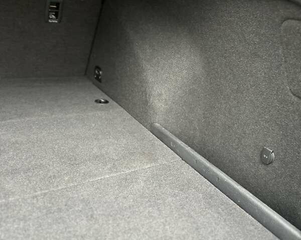 Черный Фольксваген Гольф, объемом двигателя 1.97 л и пробегом 230 тыс. км за 14999 $, фото 134 на Automoto.ua