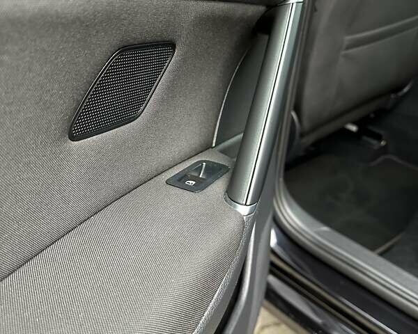 Черный Фольксваген Гольф, объемом двигателя 1.97 л и пробегом 230 тыс. км за 14999 $, фото 97 на Automoto.ua