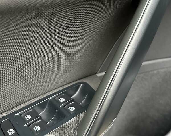 Черный Фольксваген Гольф, объемом двигателя 1.97 л и пробегом 230 тыс. км за 14999 $, фото 81 на Automoto.ua