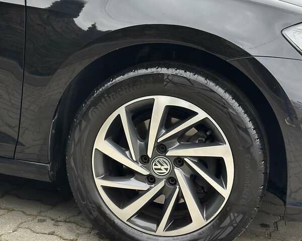 Черный Фольксваген Гольф, объемом двигателя 1.97 л и пробегом 230 тыс. км за 14999 $, фото 44 на Automoto.ua