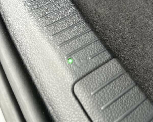 Черный Фольксваген Гольф, объемом двигателя 1.97 л и пробегом 230 тыс. км за 14999 $, фото 132 на Automoto.ua