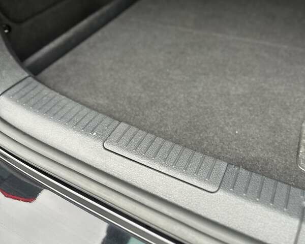 Черный Фольксваген Гольф, объемом двигателя 1.97 л и пробегом 230 тыс. км за 14999 $, фото 131 на Automoto.ua