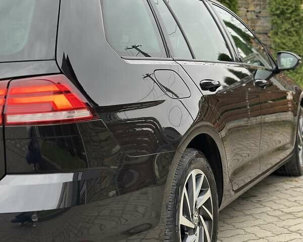 Черный Фольксваген Гольф, объемом двигателя 1.97 л и пробегом 230 тыс. км за 14999 $, фото 35 на Automoto.ua