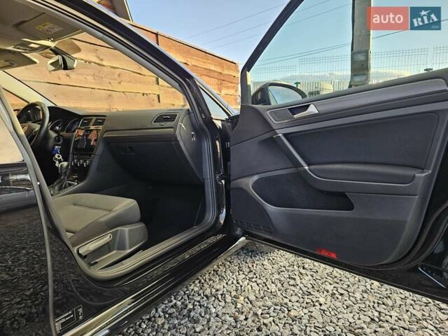 Черный Фольксваген Гольф, объемом двигателя 1.97 л и пробегом 223 тыс. км за 15400 $, фото 44 на Automoto.ua