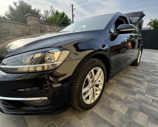 Черный Фольксваген Гольф, объемом двигателя 1.6 л и пробегом 178 тыс. км за 14800 $, фото 11 на Automoto.ua