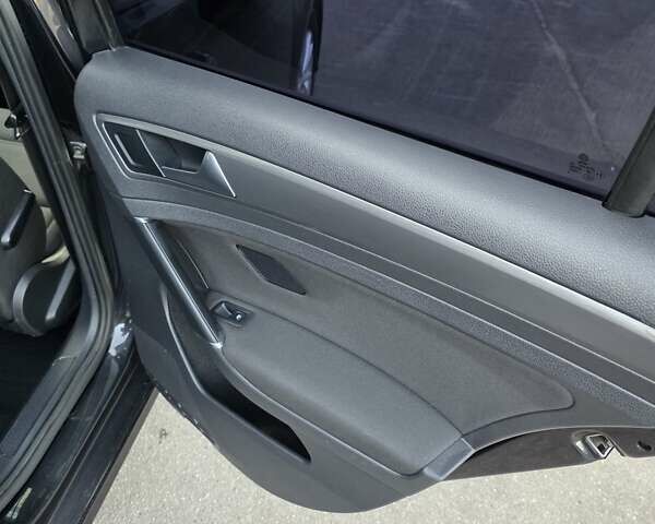 Чорний Фольксваген Гольф, об'ємом двигуна 1.39 л та пробігом 102 тис. км за 11900 $, фото 16 на Automoto.ua