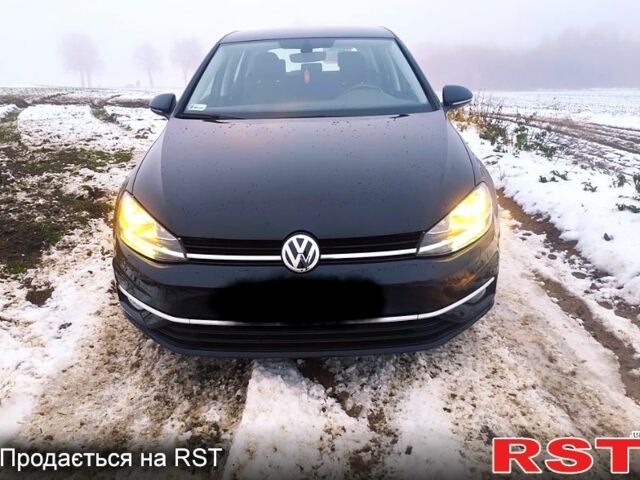 Черный Фольксваген Гольф, объемом двигателя 1.6 л и пробегом 93 тыс. км за 9400 $, фото 1 на Automoto.ua