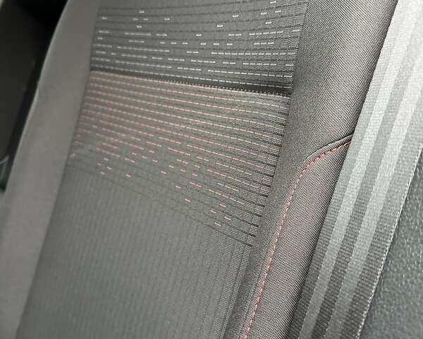 Черный Фольксваген Гольф, объемом двигателя 1.97 л и пробегом 230 тыс. км за 14999 $, фото 91 на Automoto.ua