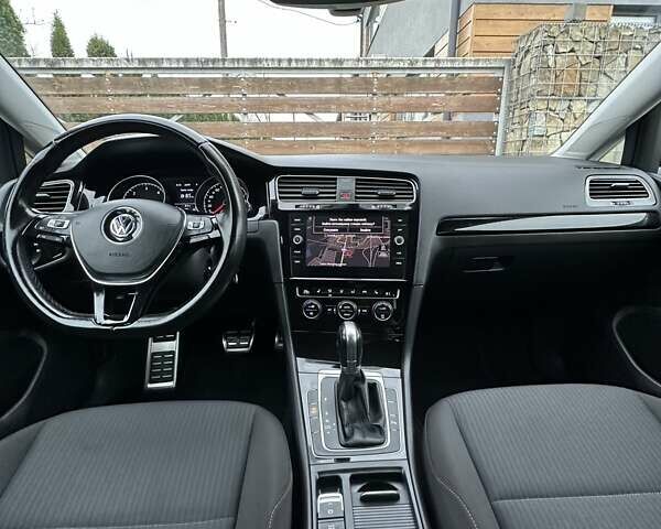 Черный Фольксваген Гольф, объемом двигателя 1.97 л и пробегом 230 тыс. км за 14999 $, фото 64 на Automoto.ua