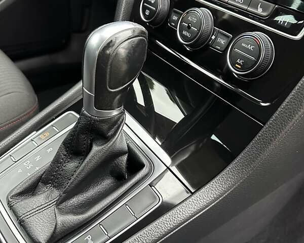 Черный Фольксваген Гольф, объемом двигателя 1.97 л и пробегом 230 тыс. км за 14999 $, фото 100 на Automoto.ua