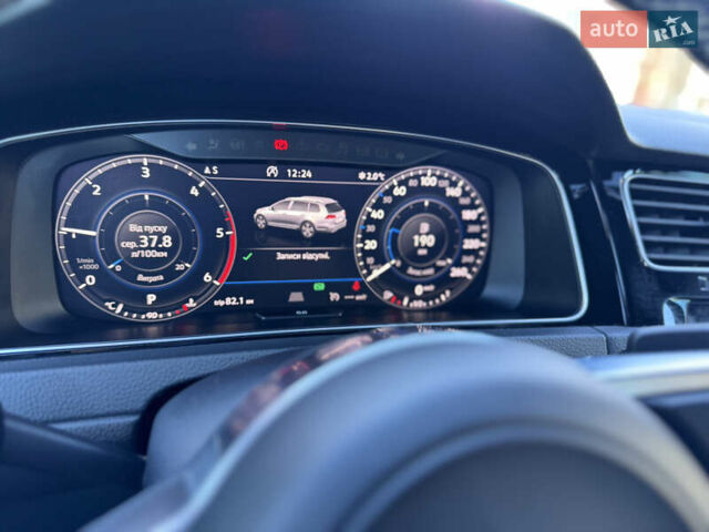 Черный Фольксваген Гольф, объемом двигателя 1.97 л и пробегом 219 тыс. км за 17600 $, фото 19 на Automoto.ua