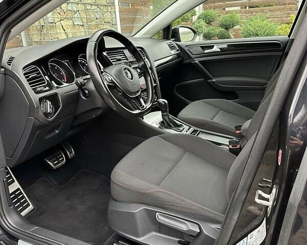 Черный Фольксваген Гольф, объемом двигателя 1.97 л и пробегом 230 тыс. км за 14999 $, фото 67 на Automoto.ua