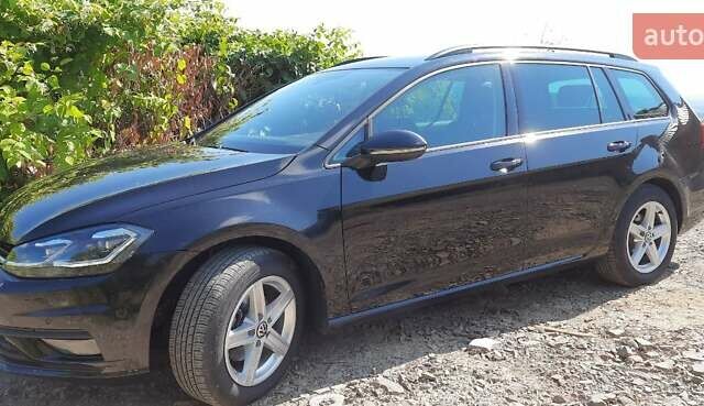 Черный Фольксваген Гольф, объемом двигателя 1.6 л и пробегом 105 тыс. км за 15999 $, фото 10 на Automoto.ua