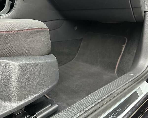 Черный Фольксваген Гольф, объемом двигателя 1.97 л и пробегом 230 тыс. км за 14999 $, фото 126 на Automoto.ua