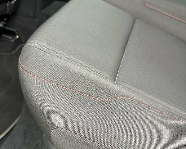 Черный Фольксваген Гольф, объемом двигателя 1.97 л и пробегом 230 тыс. км за 14999 $, фото 92 на Automoto.ua