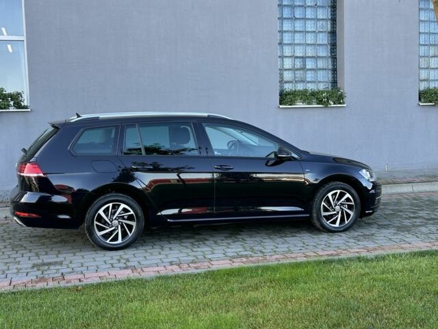 Черный Фольксваген Гольф, объемом двигателя 1.6 л и пробегом 137 тыс. км за 13700 $, фото 5 на Automoto.ua