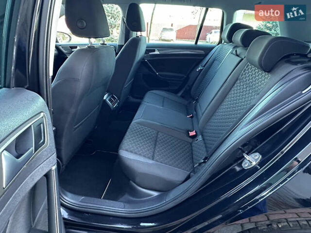 Черный Фольксваген Гольф, объемом двигателя 1.6 л и пробегом 238 тыс. км за 13700 $, фото 18 на Automoto.ua