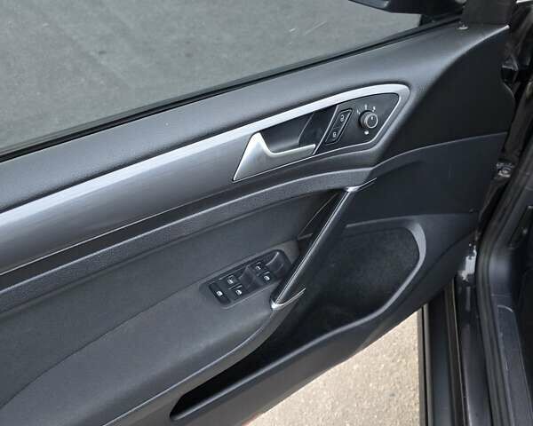 Чорний Фольксваген Гольф, об'ємом двигуна 1.39 л та пробігом 102 тис. км за 11900 $, фото 20 на Automoto.ua