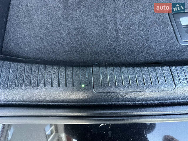 Черный Фольксваген Гольф, объемом двигателя 1.6 л и пробегом 238 тыс. км за 13700 $, фото 30 на Automoto.ua