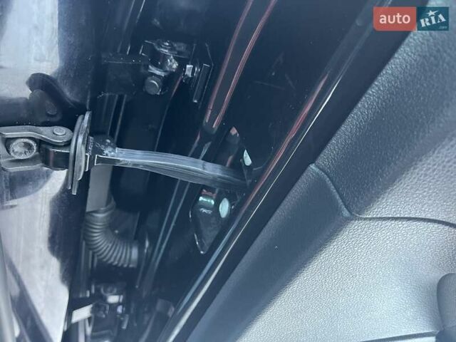 Черный Фольксваген Гольф, объемом двигателя 1.6 л и пробегом 193 тыс. км за 13600 $, фото 70 на Automoto.ua