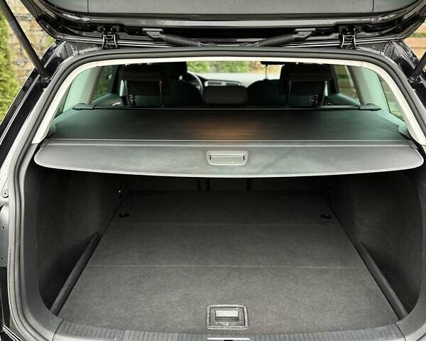 Черный Фольксваген Гольф, объемом двигателя 2 л и пробегом 230 тыс. км за 14999 $, фото 126 на Automoto.ua