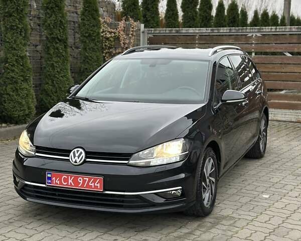Черный Фольксваген Гольф, объемом двигателя 2 л и пробегом 230 тыс. км за 14999 $, фото 1 на Automoto.ua