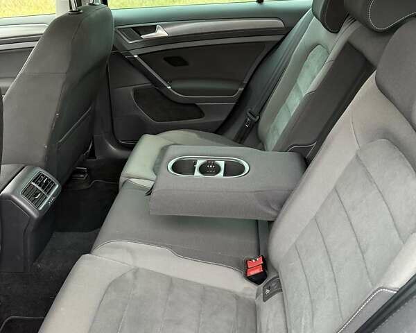 Черный Фольксваген Гольф, объемом двигателя 1.97 л и пробегом 270 тыс. км за 14300 $, фото 16 на Automoto.ua