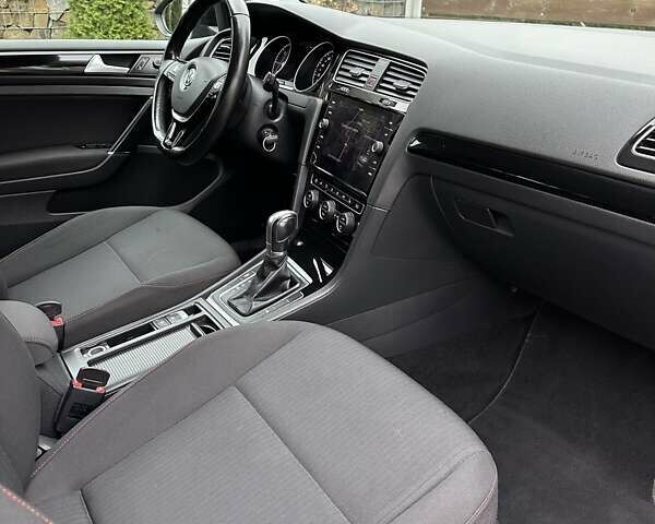 Черный Фольксваген Гольф, объемом двигателя 2 л и пробегом 230 тыс. км за 14999 $, фото 96 на Automoto.ua