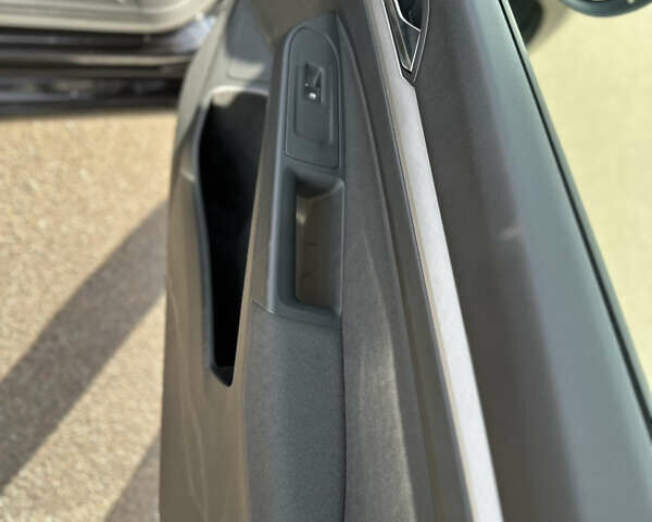 Черный Фольксваген Гольф, объемом двигателя 2 л и пробегом 200 тыс. км за 21000 $, фото 27 на Automoto.ua