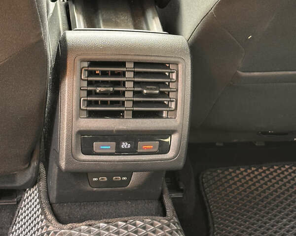 Чорний Фольксваген Гольф, об'ємом двигуна 2 л та пробігом 203 тис. км за 20500 $, фото 23 на Automoto.ua