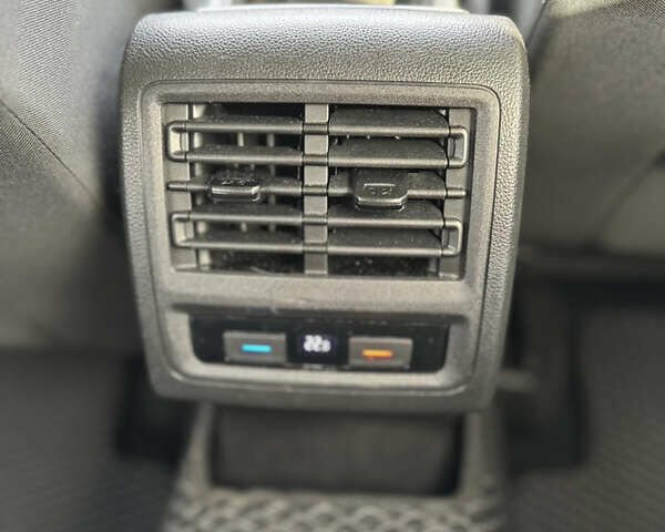 Черный Фольксваген Гольф, объемом двигателя 2 л и пробегом 200 тыс. км за 21000 $, фото 26 на Automoto.ua