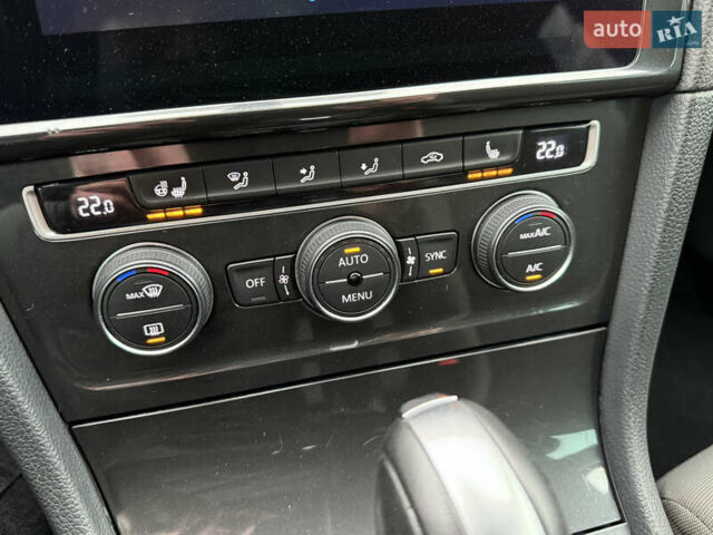 Чорний Фольксваген Гольф, об'ємом двигуна 2 л та пробігом 221 тис. км за 17900 $, фото 46 на Automoto.ua