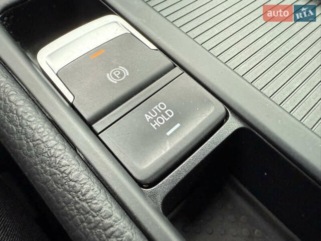 Чорний Фольксваген Гольф, об'ємом двигуна 2 л та пробігом 221 тис. км за 17900 $, фото 60 на Automoto.ua