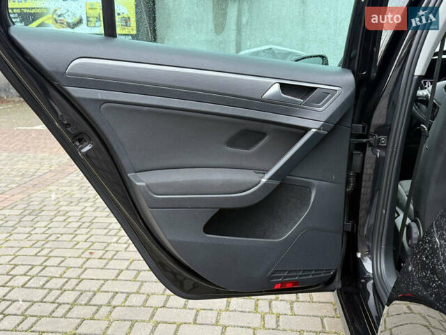 Чорний Фольксваген Гольф, об'ємом двигуна 2 л та пробігом 221 тис. км за 17900 $, фото 64 на Automoto.ua