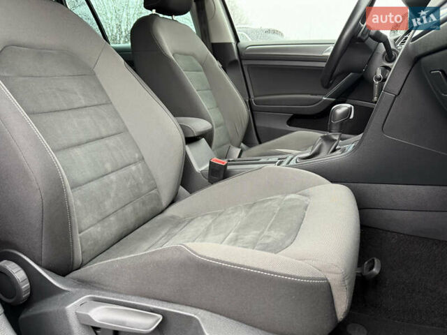 Чорний Фольксваген Гольф, об'ємом двигуна 2 л та пробігом 221 тис. км за 17900 $, фото 42 на Automoto.ua