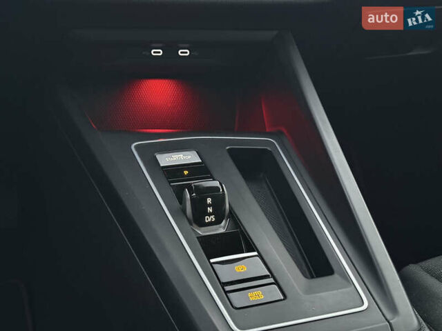 Черный Фольксваген Гольф, объемом двигателя 2 л и пробегом 223 тыс. км за 19800 $, фото 14 на Automoto.ua