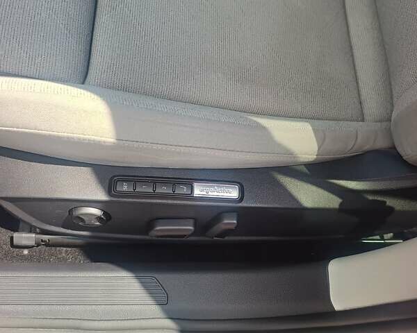 Черный Фольксваген Гольф, объемом двигателя 1.97 л и пробегом 169 тыс. км за 22000 $, фото 9 на Automoto.ua