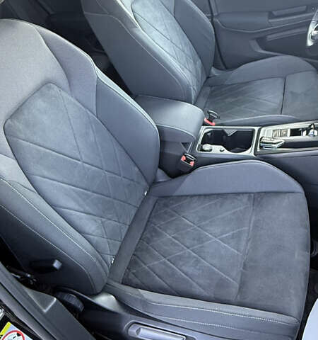 Черный Фольксваген Гольф, объемом двигателя 2 л и пробегом 210 тыс. км за 20900 $, фото 24 на Automoto.ua