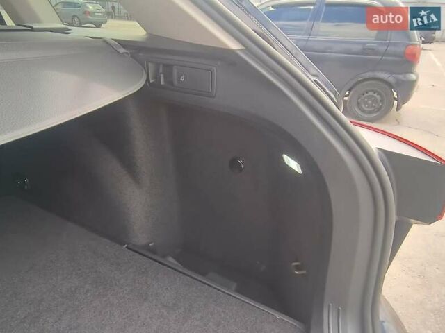 Черный Фольксваген Гольф, объемом двигателя 1.97 л и пробегом 169 тыс. км за 22000 $, фото 6 на Automoto.ua