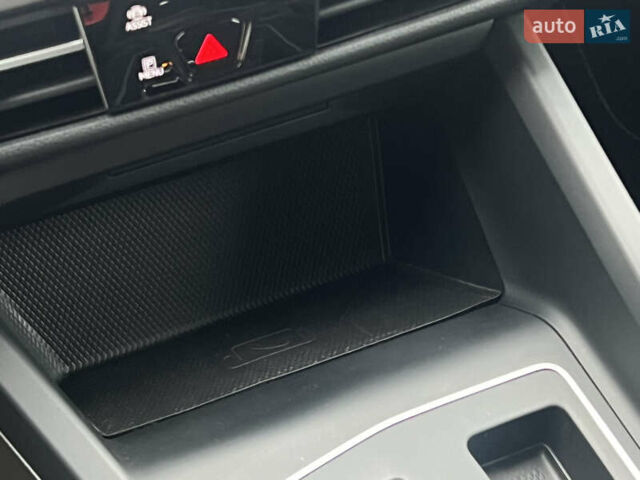 Черный Фольксваген Гольф, объемом двигателя 2 л и пробегом 157 тыс. км за 21806 $, фото 52 на Automoto.ua