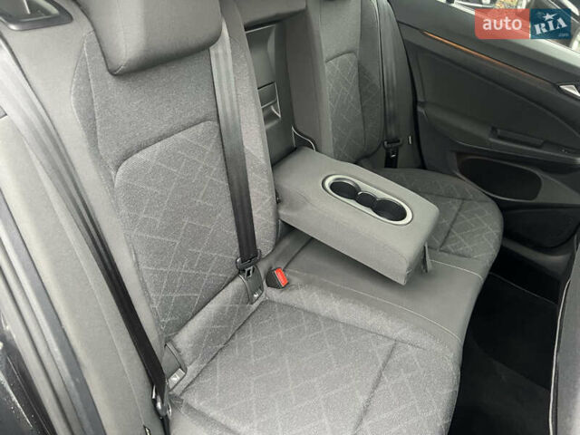 Черный Фольксваген Гольф, объемом двигателя 2 л и пробегом 157 тыс. км за 21806 $, фото 37 на Automoto.ua