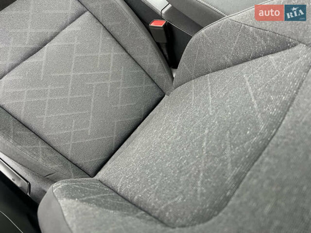 Черный Фольксваген Гольф, объемом двигателя 2 л и пробегом 157 тыс. км за 21806 $, фото 26 на Automoto.ua