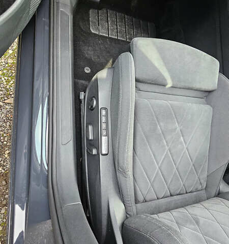 Черный Фольксваген Гольф, объемом двигателя 2 л и пробегом 162 тыс. км за 23200 $, фото 24 на Automoto.ua