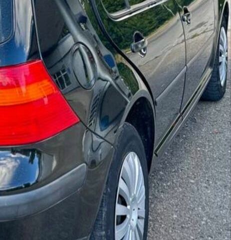 Черный Фольксваген Гольф, объемом двигателя 1.6 л и пробегом 260 тыс. км за 4200 $, фото 8 на Automoto.ua