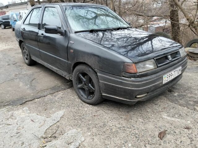 Черный Фольксваген Гольф, объемом двигателя 2 л и пробегом 1000 тыс. км за 500 $, фото 2 на Automoto.ua