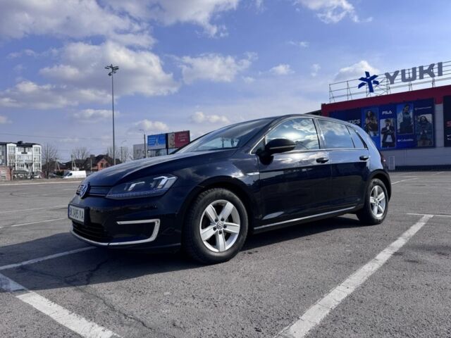 Черный Фольксваген Гольф, объемом двигателя 0 л и пробегом 140 тыс. км за 10000 $, фото 4 на Automoto.ua